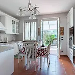 Guesthost - Ponte A Moriano With Private Parking&garden! *