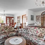 Guesthost - Ponte A Moriano With Private Parking&garden! * Lucca