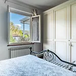 Guesthost - Ponte A Moriano With Private Parking&garden! Daire