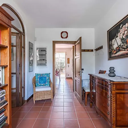 Appartamento Guesthost - Ponte A Moriano With Private Parking&garden! Lucca