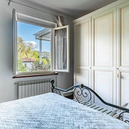 Guesthost - Ponte A Moriano With Private Parking&garden! Appartamento